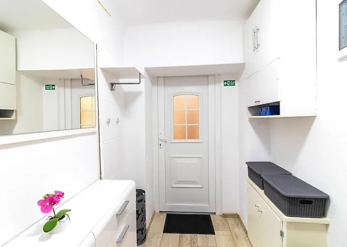 Marina Apartman Póla